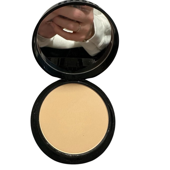 Sephora Powder Foundation💫 - Picture 2 of 4